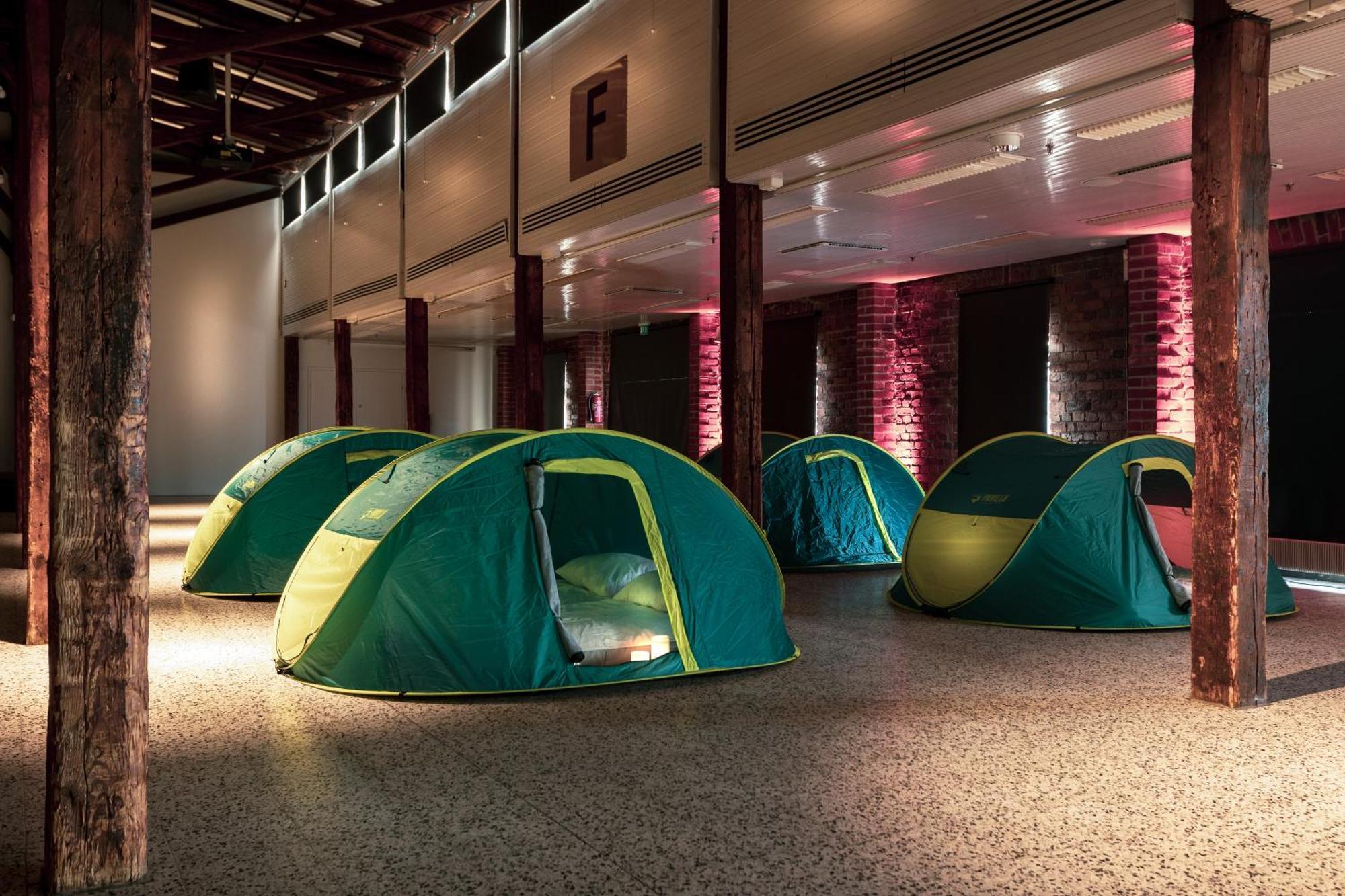 Indoor Camping Helsinki Hotel Buitenkant foto
